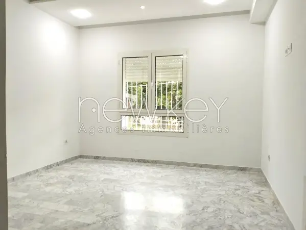 Appartement S2 Avec Grand Jardin À Louer Aux Jardins De Carthage - 3