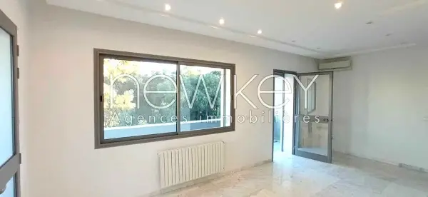Appartement S+2 avec vue dégagée à louer aux jardins de Carthage - 1