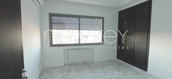 Appartement S+2 avec vue dégagée à louer aux jardins de Carthage - 5