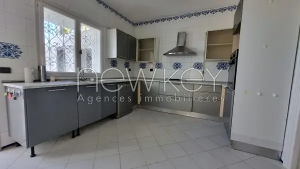 Duplex s+4 avec jardin à Gammarth - 8