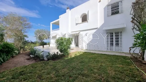 Duplex s+4 avec jardin à Gammarth - 1