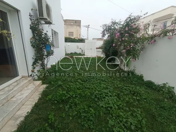 Une Villa S+5 à vendre au Bhar Lazrag - 3