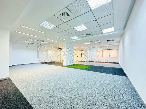 Bureau de 522m² à louer au Lac 2 - 3