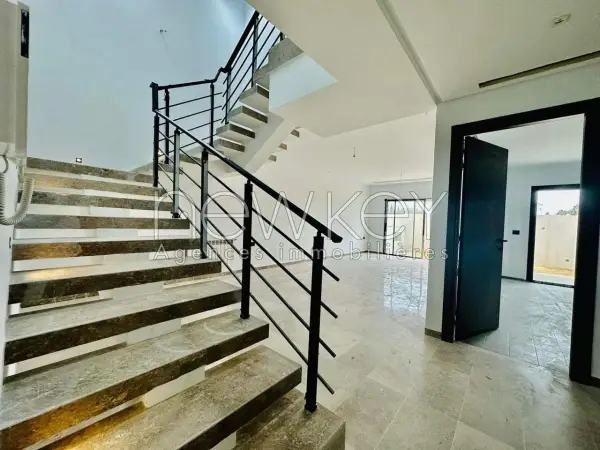 Un Duplex Neuf S+3 à vendre à La Soukra - 2