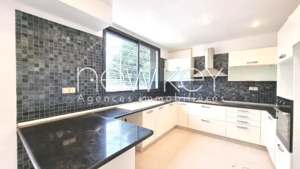 Villa s+5 à Gammarth - 12