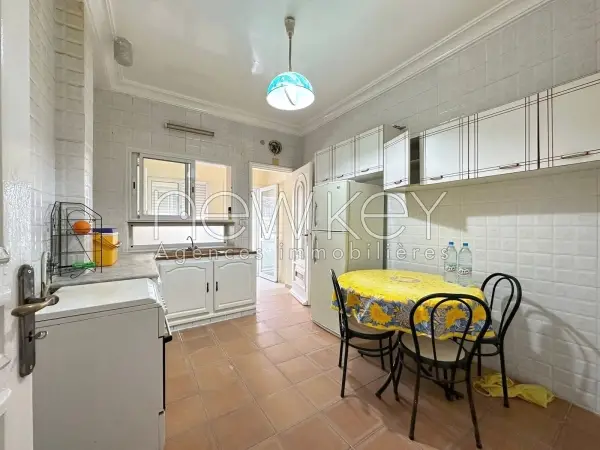 Villa jumelée avec jardin à usage bureautique à louer aux Berges du Lac 1 - 1