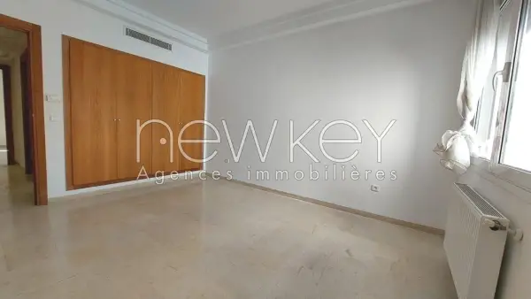 Magnifique appartement S+4 à la Marsa - 2
