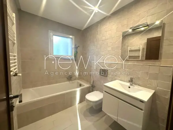 Appartement S4 Spacieux À Vendre Aux Jardins De Carthage - 9