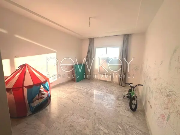 Appartement S4 Spacieux À Vendre Aux Jardins De Carthage - 5