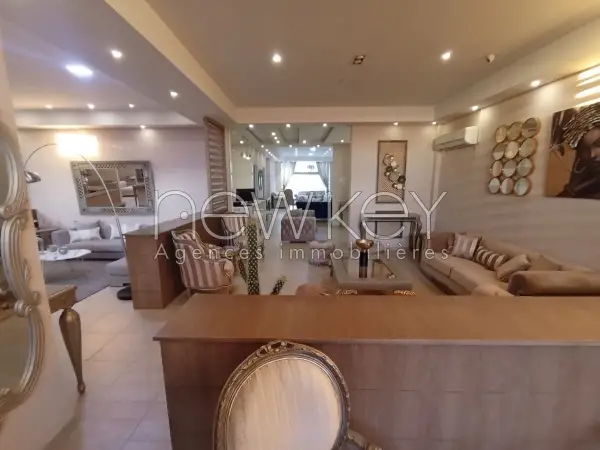 Fonds de commerce à vendre sur l'artère principale de La Soukra - 1