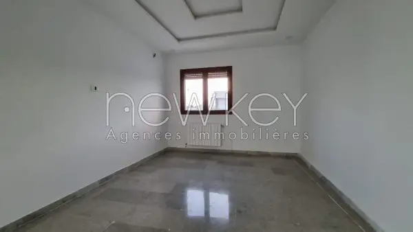 Etage de villa s+3 à la Marsa - 3