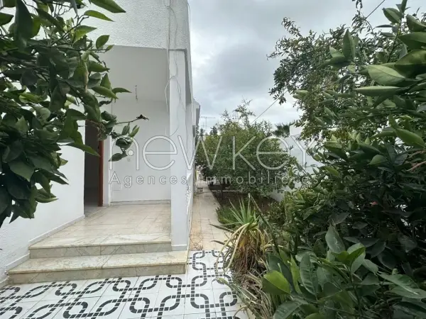 Un Rez-de-chaussée S+2 à louer à La Soukra - 4