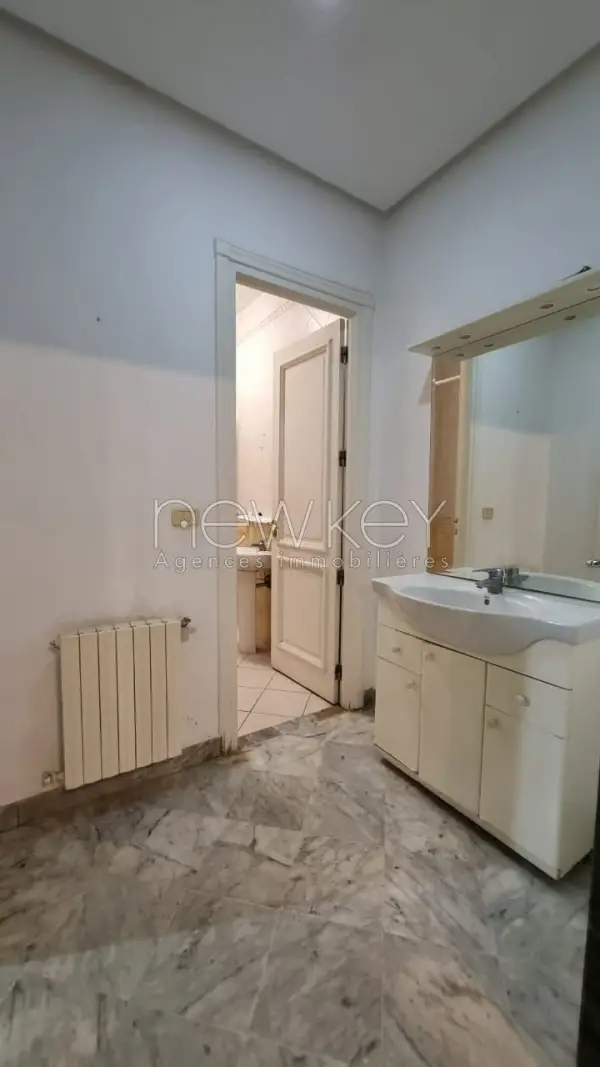 Une villa indépendante à la Marsa - 10