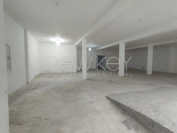 Un Dépôt de 400 m² à louer à La Soukra - 1