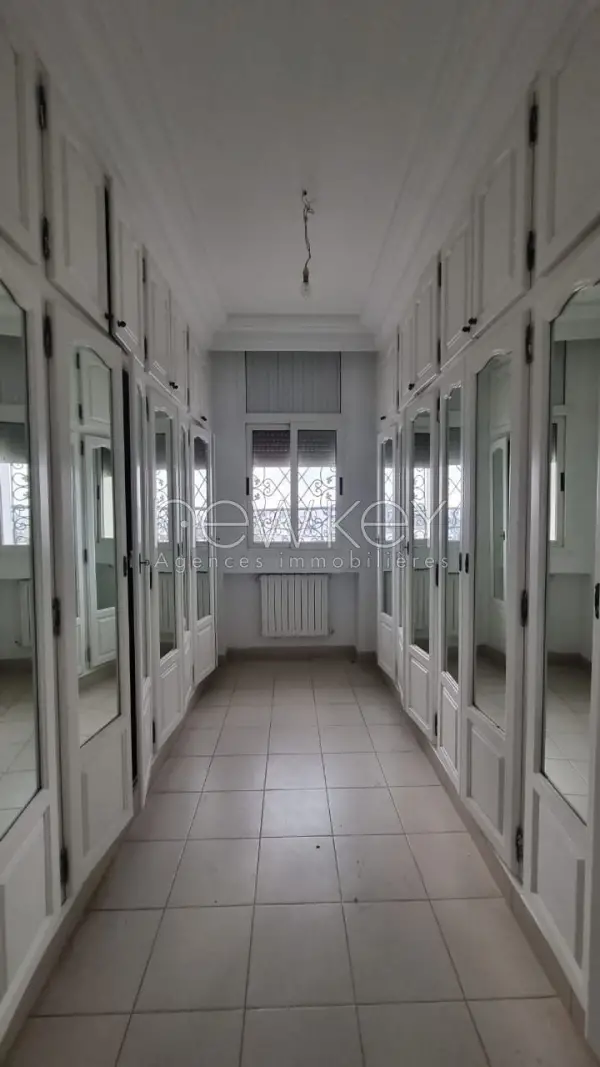 Villa s+4 avec jardin - 8