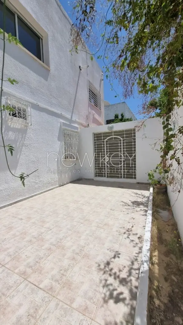 Etage de villa s+3 à la Marsa avec studio - 7