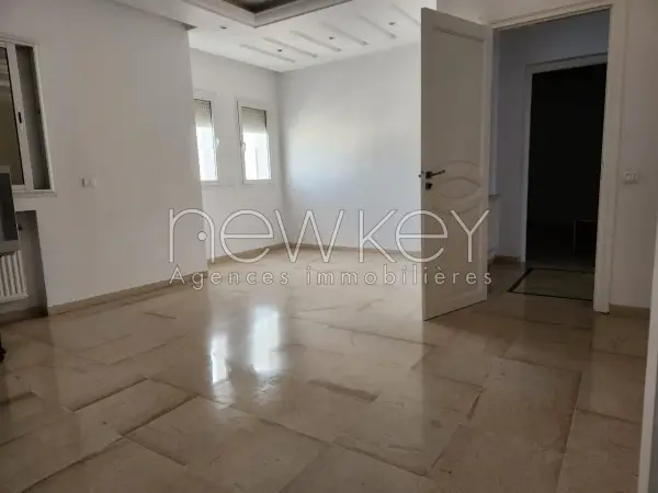 Etage de villa s+3 à la Marsa - 4