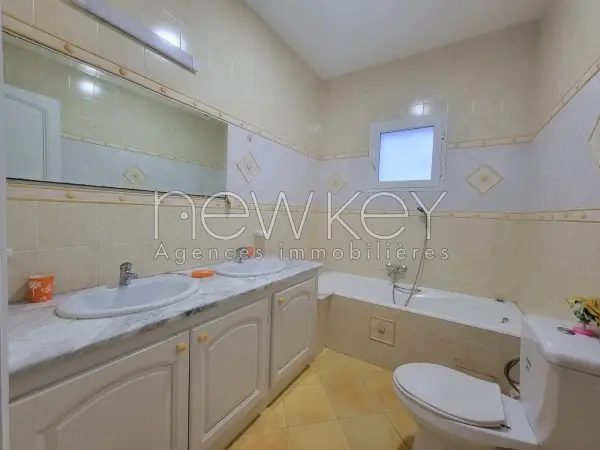 Un Etage de villa S+3 à louer à Ain Zaghouan Nord - 4