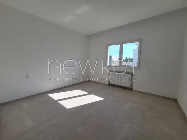Un Appartement S+3 à vendre à La Soukra - 2