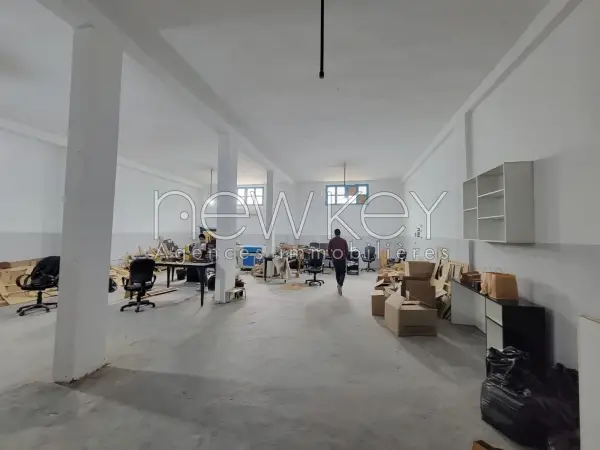 Un dépôt de 800 m2 à Louer à la Soukra - 2