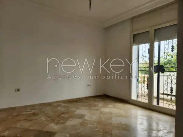 Duplex s+3 à la Marsa - 3