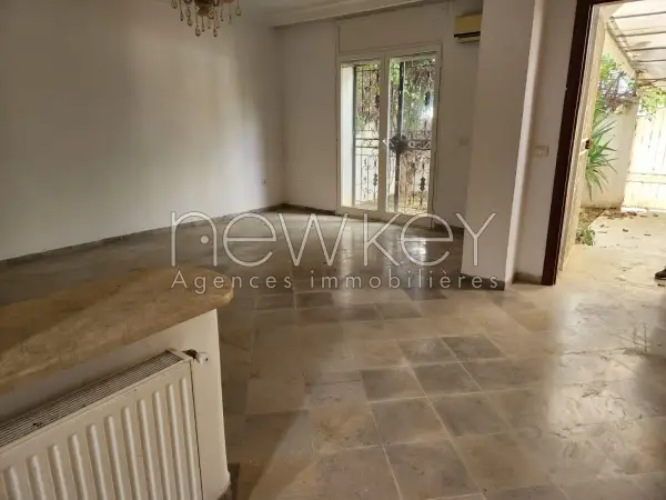 Duplex s+3 à la Marsa - 1