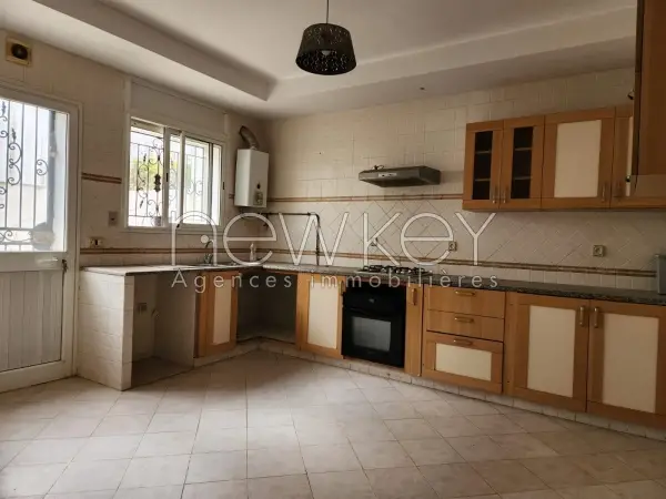 Duplex s+3 à la Marsa - 2