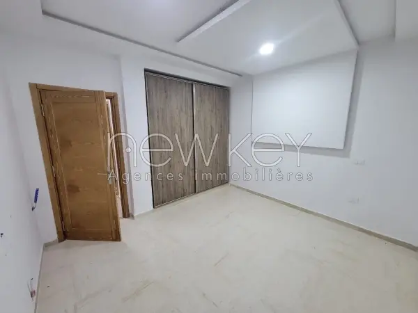 Un Appartement S+2 à louer à La Soukra - 3