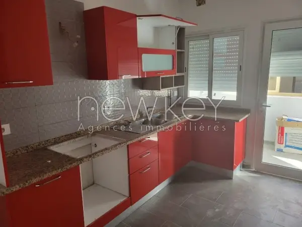 Un Appartement S+2 à louer à La Soukra - 2