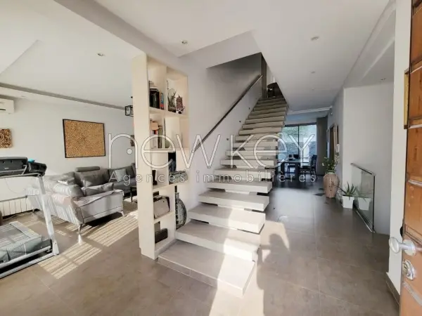 Une Superbe Villa S+3 avec piscine à vendre à La Soukra - 6