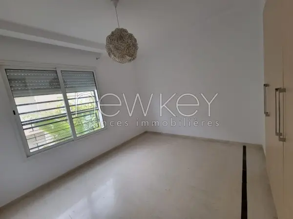 Duplex S3 avec piscine à louer à La Soukra - 13