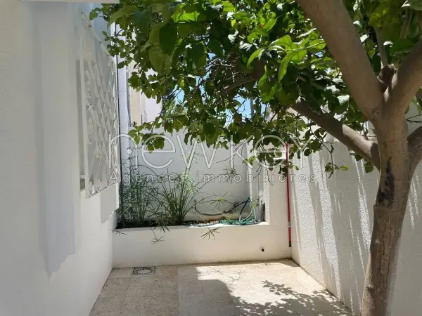 Duplex s+4 à la Marsa - 4