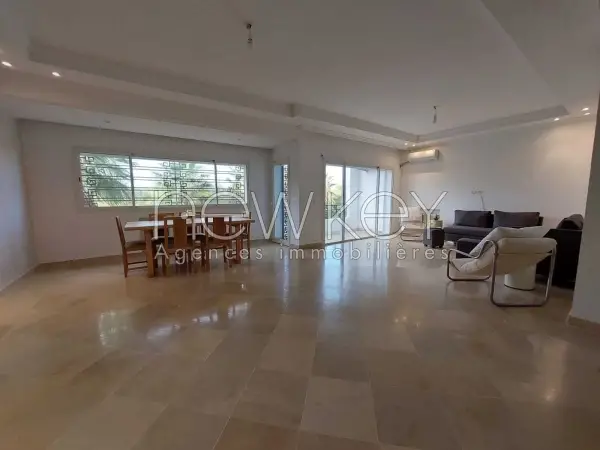 Un joli triplex S+5 à louer à Gammarth - 11