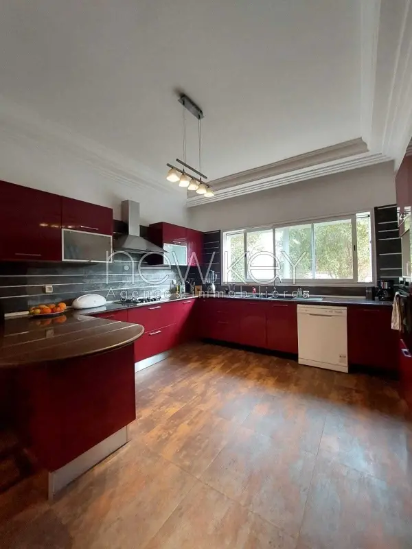 Un joli triplex S+5 à louer à Gammarth - 5