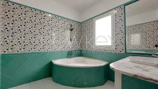 Magnifique villa S+5 à la Marsa - 8
