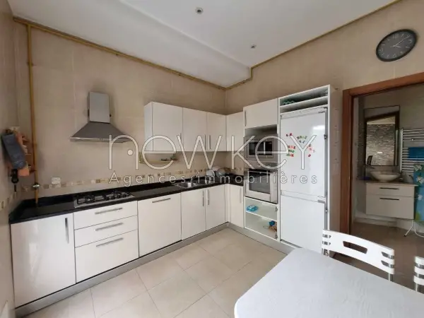 Duplex s+3 meublé à la Marsa - 10