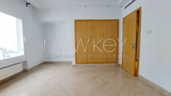 Un appartement S+3 a Gammarth - 1