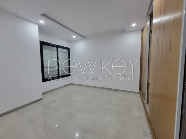 Un Appartement S+3 à louer à La Soukra - 6