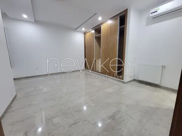 Un Appartement S+3 à louer à La Soukra - 5