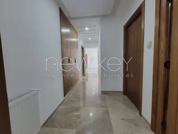 Un Appartement S+3 à louer à La Soukra - 3