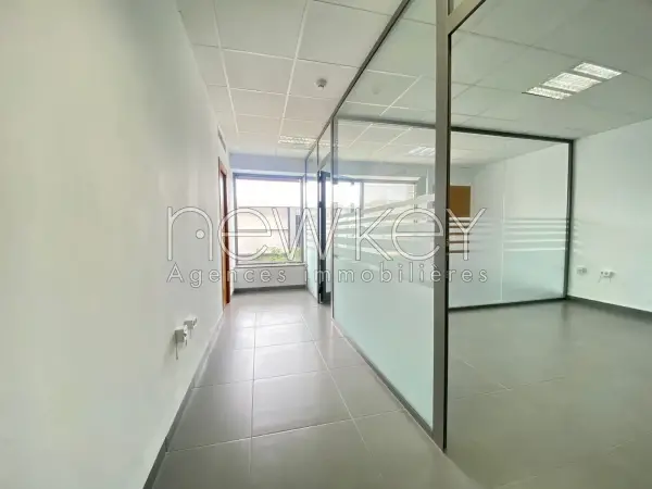 Bureau A5 à louer à la zone d'activité kheireddine - 2