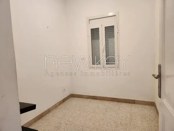 Joli duplex s+4 à La Marsa - 3