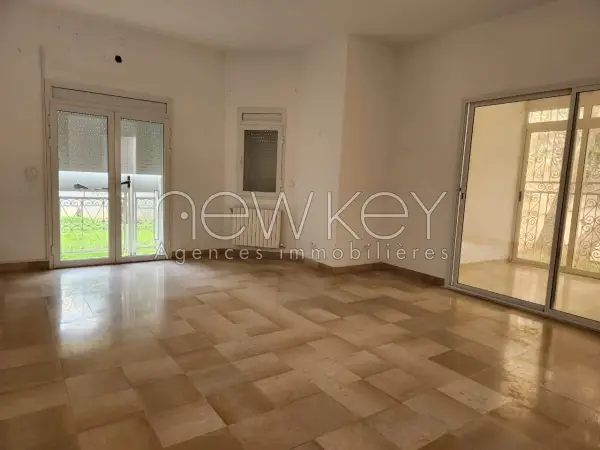 Joli duplex s+4 à La Marsa - 1