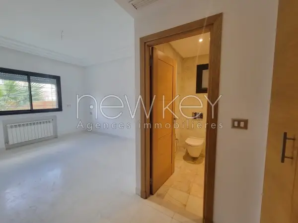 Un Appartement S+4 avec jardin à louer à La Soukra - 3