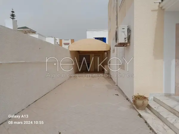 Une villa indépendante à la Marsa - 9