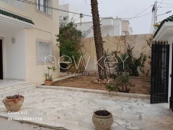 Une villa indépendante à la Marsa - 1