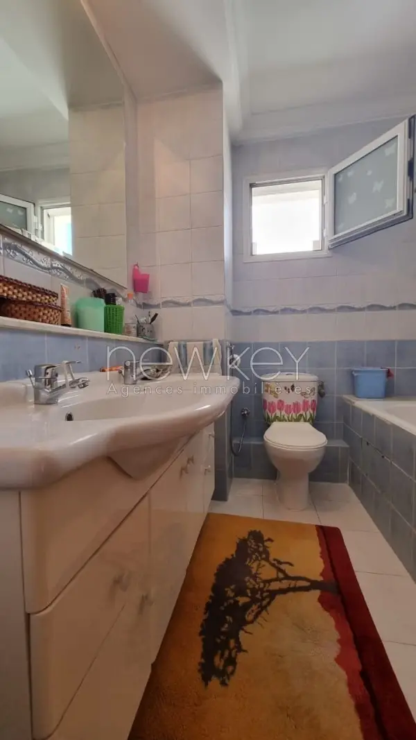 Bel appartement S+4 à Gammarth - 9