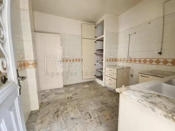 Duplex s+3 à la Marsa - 1