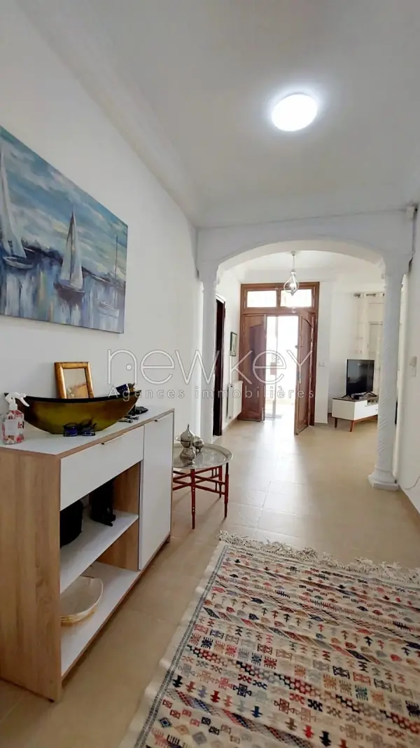 Etage de villa meublé à la Marsa - 1
