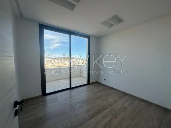 Bureau 164m² à louer aux Jardins de Carthage - 2